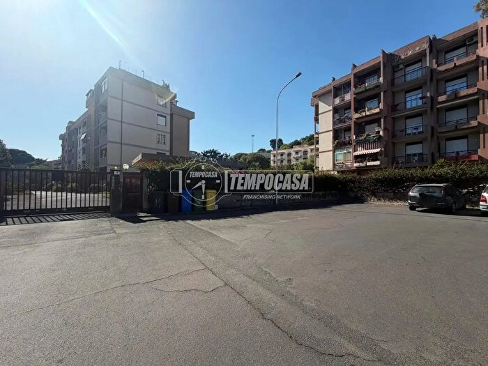 Appartamento trilocale in vendita in Via Rimini Roberto, Catania