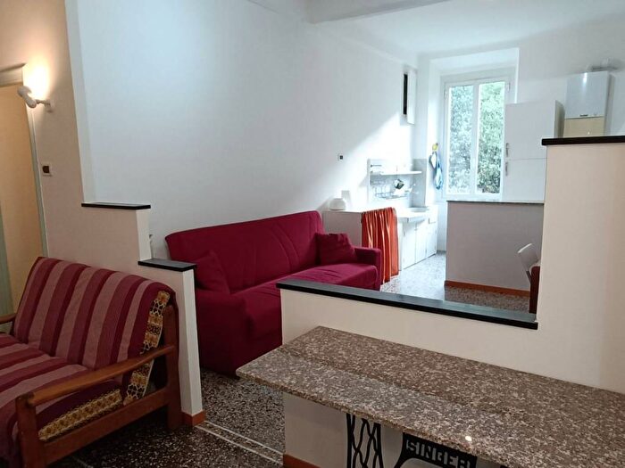 Appartamento con 5 locali in affitto in Via Donghi, San Fruttuoso, Genova