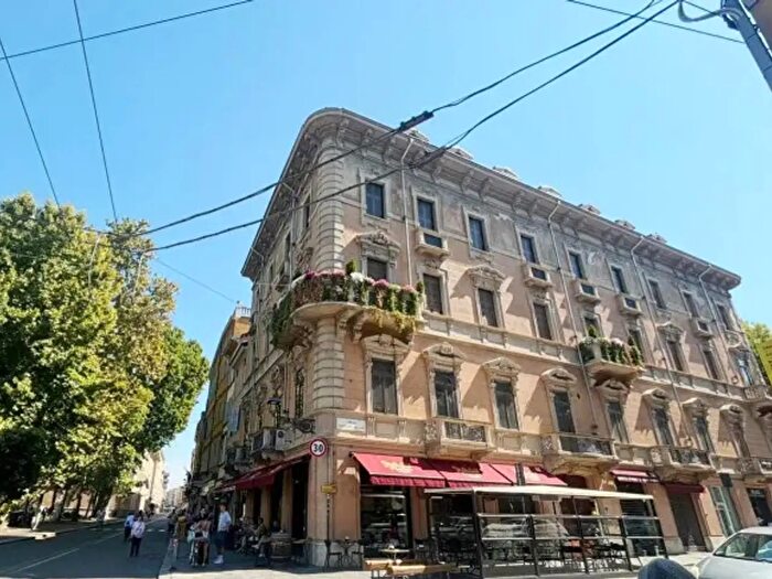 Appartamento con 5 locali in vendita in Strada Macedonio Melloni, Parma