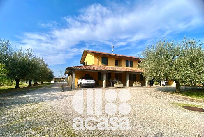 Casa con 10 locali in vendita in Cesena