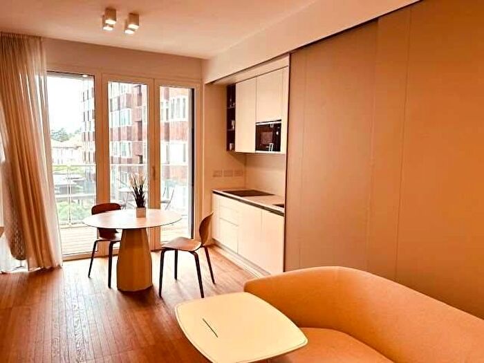 Appartamento monolocale in affitto in Via Stresa, Maggiolina, Milano