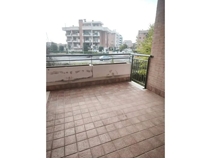 Appartamento trilocale in vendita in Via Nosate, Roma