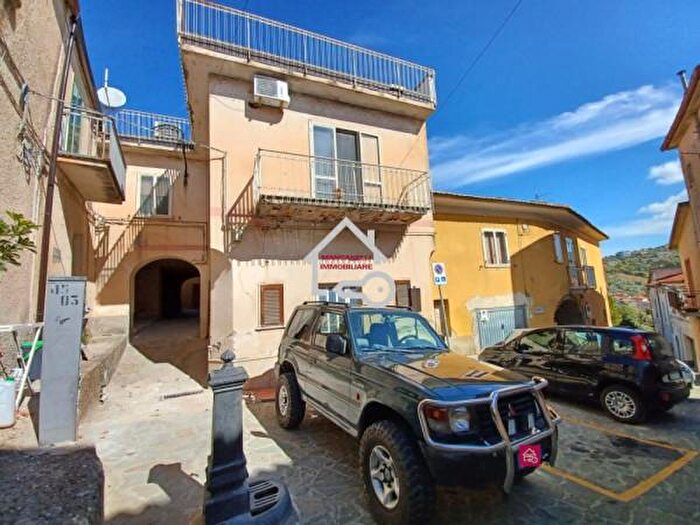Casa con 6 locali in vendita in Via Massimo dAzeglio, Ogliastro Cilento