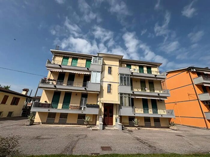 Appartamento bilocale in vendita in Piazza Unità dItalia, Bagnoli Di Sopra