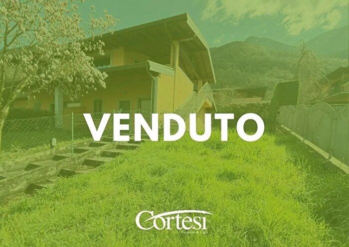 Appartamento trilocale in vendita in Via SerepianoMonasterolo del Castello, Monasterolo Del Castello