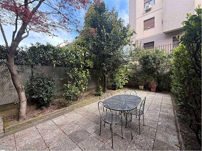 Appartamento trilocale in affitto in Via della Maggiolina, Maggiolina, Milano