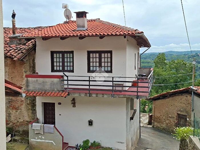 Casa trilocale in vendita in Via Zucca, Quagliuzzo