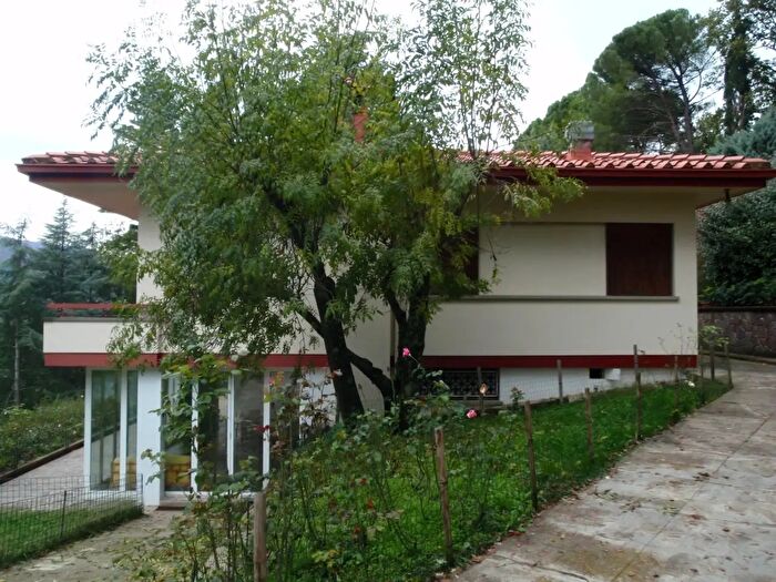 Casa con 7 locali in vendita in Frazione Dicomano Campagna, Dicomano