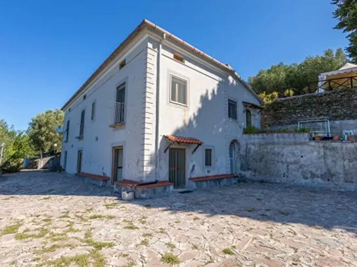 Casa con 6 locali in vendita in Via dei Carrubi, Ascea