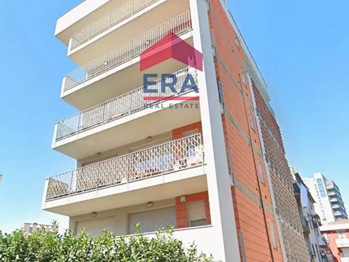 Appartamento trilocale in vendita in Via Terracina, Milano