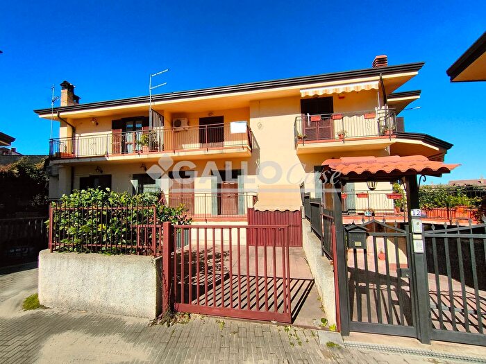 Casa quadrilocale in vendita in Via Michele Pane Mendicino, Mendicino