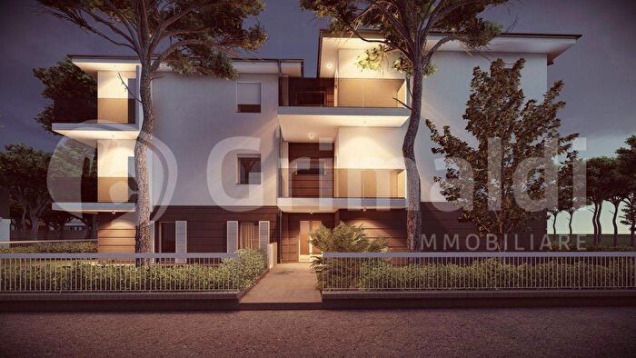 Appartamento trilocale in vendita in Via Monte Rosa, Cervia