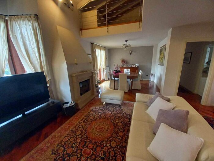 Appartamento quadrilocale in affitto in Via Vicina, Entroterra, Desenzano del Garda