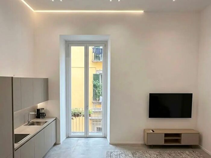 Appartamento bilocale in vendita in Vico Rosario a Portamedina, Napoli