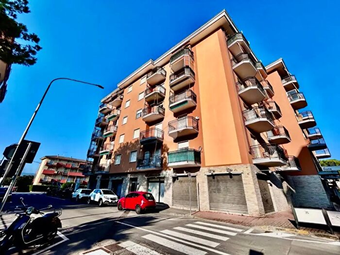 Appartamento trilocale in vendita in Via Colombo, Andora