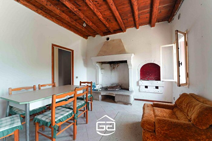 Casa con 11 locali in vendita in Via Giuseppe Zuccante, Val Liona