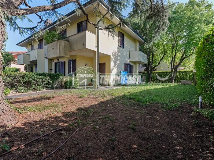 Casa trilocale in vendita in Via Luigi Pirandello, Vimercate