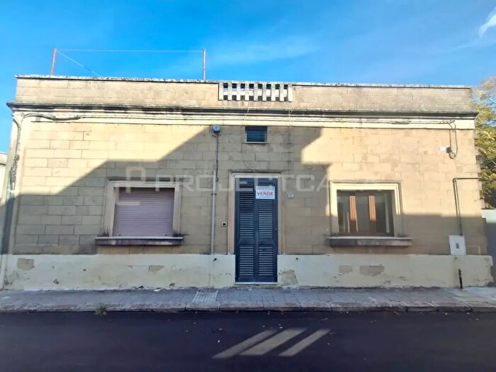 Casa con 5 locali in vendita in Vai Montegrappa, Scorrano