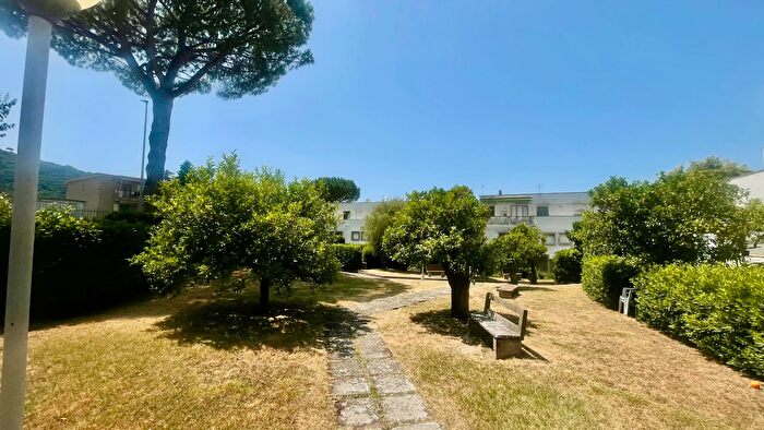 Appartamento quadrilocale in vendita in Via SantAndrea, Piano Di Sorrento