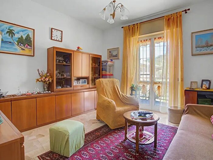 Appartamento quadrilocale in vendita in Via G Verdi, Cocquio Trevisago
