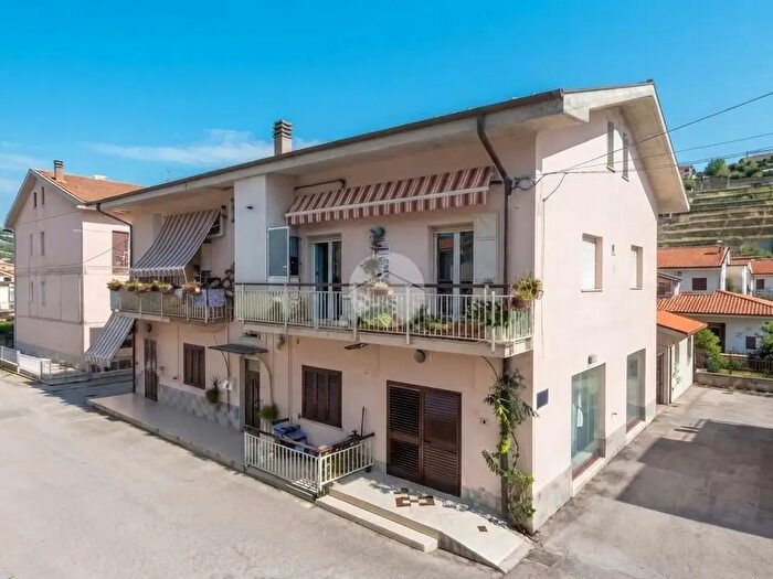 Appartamento trilocale in vendita in Via Pietro Mascagni, Pineto
