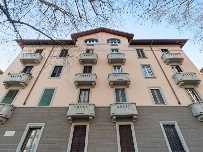 Appartamento trilocale in affitto in Via Giovanni Pascoli, Città Studi, Milano