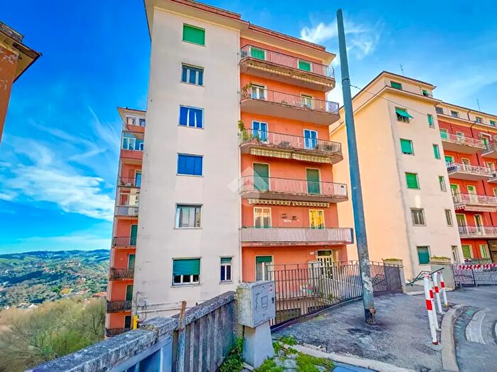 Appartamento trilocale in vendita in Via Papa Giovanni XXIII, Chieti