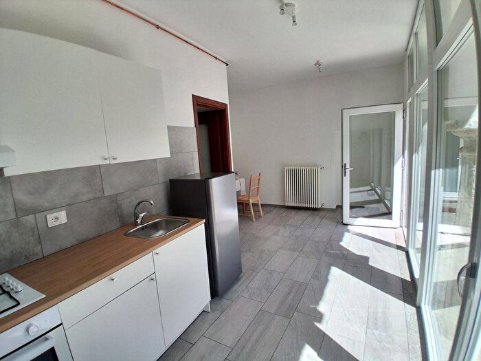 Appartamento bilocale in affitto in Via Monsignor Garga, Centro, Cesara