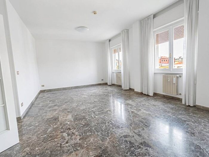 Appartamento quadrilocale in affitto in Via Carlo Pisacane, Crocifissa di Rosa, Brescia