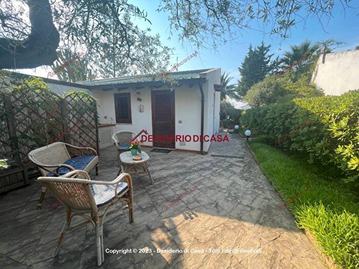 Casa trilocale in affitto in Via Malta, Mazzaforno, Cefalù