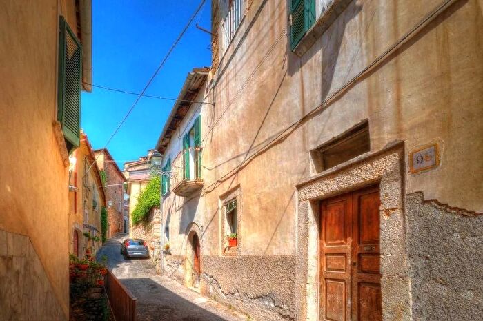 Casa con 5 locali in vendita in Vicolo Lorenzo Morelli Arpino Frosinone, Arpino