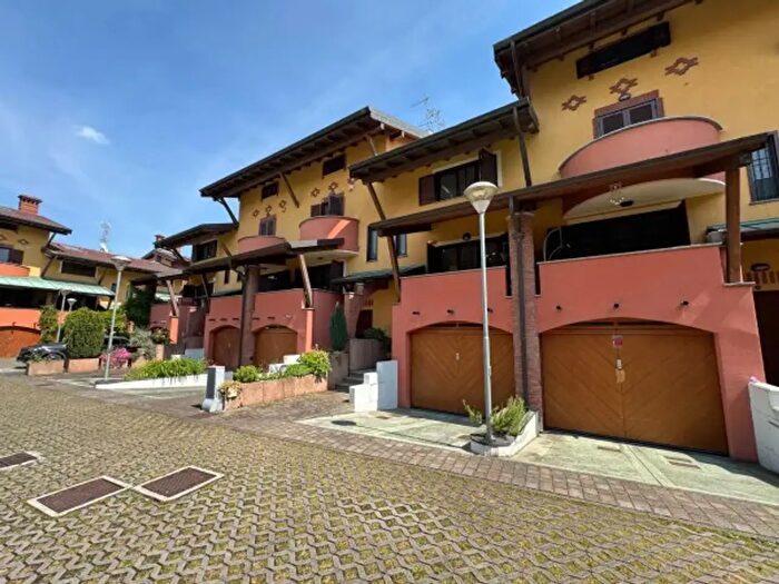 Casa quadrilocale in vendita in Via San Cristoforo, Trezzano Sul Naviglio