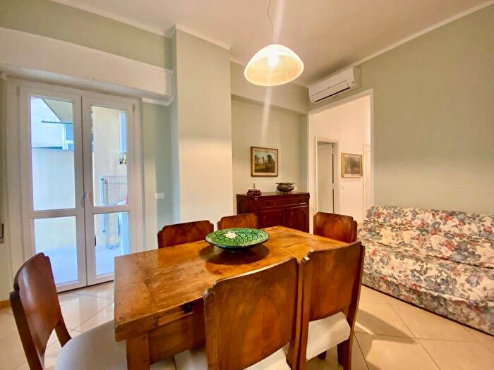 Appartamento quadrilocale in affitto in Via dello Statuto, Leopoldo Vittorio Emanuele Statuto, Firenze