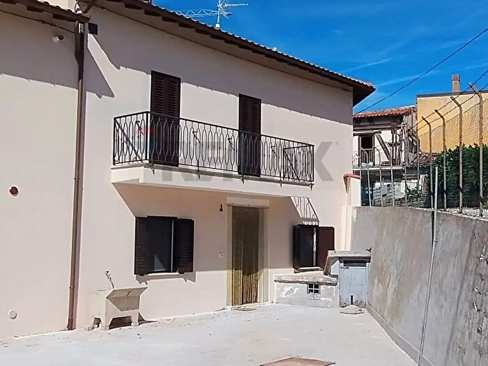 Casa con 6 locali in vendita in Via San Carlo Snc, LAquila