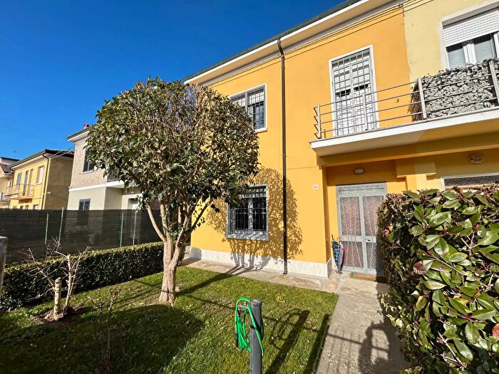 Casa con 5 locali in vendita in Via Viazza, Ferrara