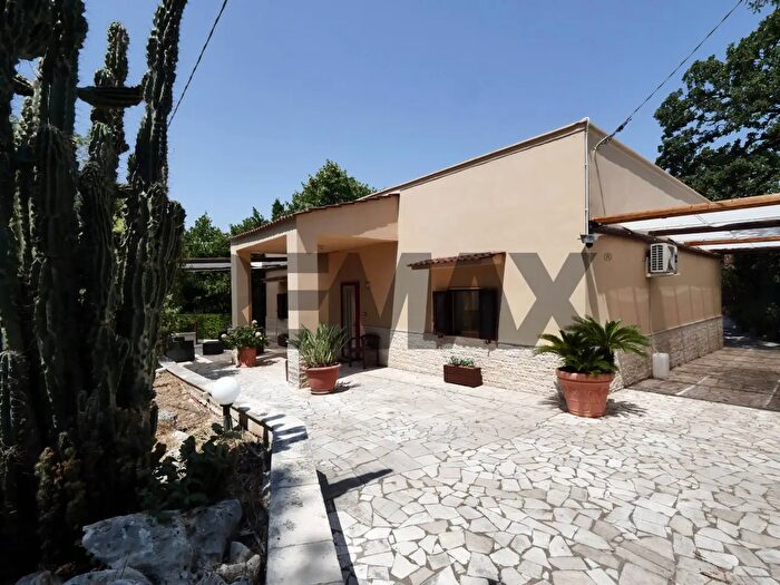 Casa quadrilocale in vendita in Contrada Cristo Re, Monopoli