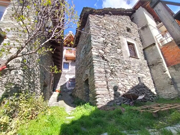 Casa trilocale in vendita in Fraz Messigné, Nus