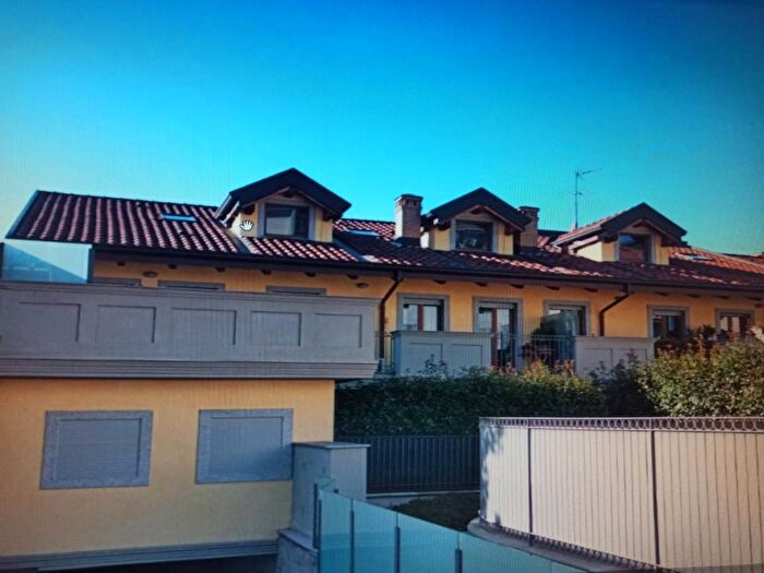 Appartamento quadrilocale in affitto in Via Volturno, San Carlo Stazione, Monza