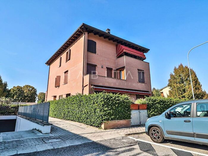 Appartamento trilocale in vendita in Via della Solidarietà, Minerbio