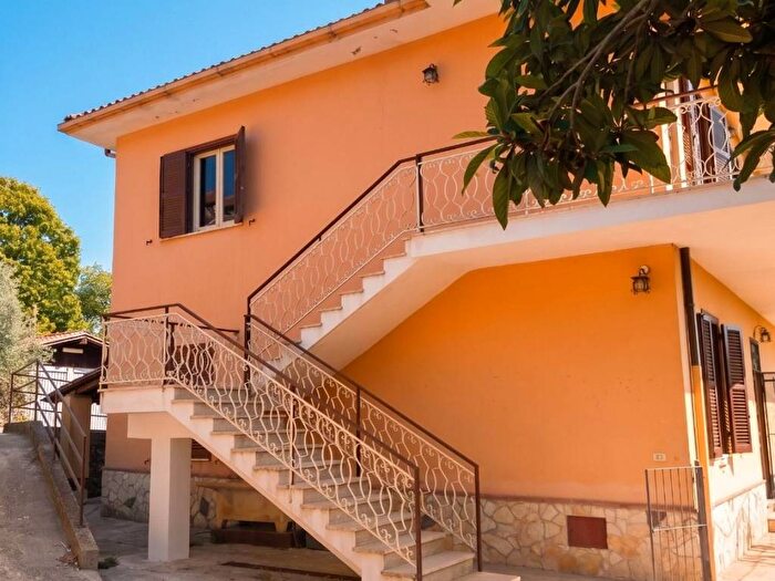 Appartamento trilocale in affitto in Via Cardigna, Valiana, Patrica