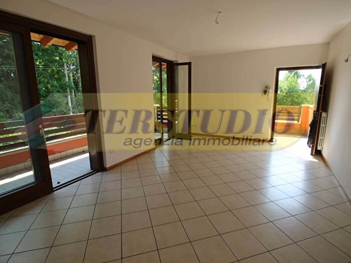 Appartamento bilocale in affitto in Via Giuseppe Verdi, Centro, Strozza