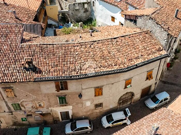 Appartamento con 6 locali in vendita in Via Trento, Volano