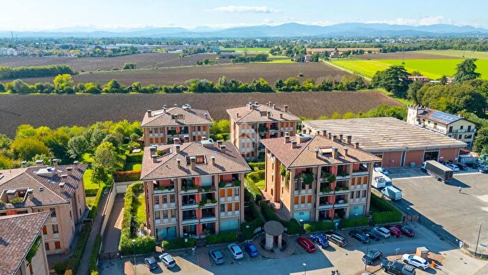 Appartamento trilocale in vendita in Via Martiri Liberazione, Parma