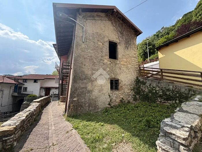 Casa bilocale in vendita in Via Precornelli, Palazzago