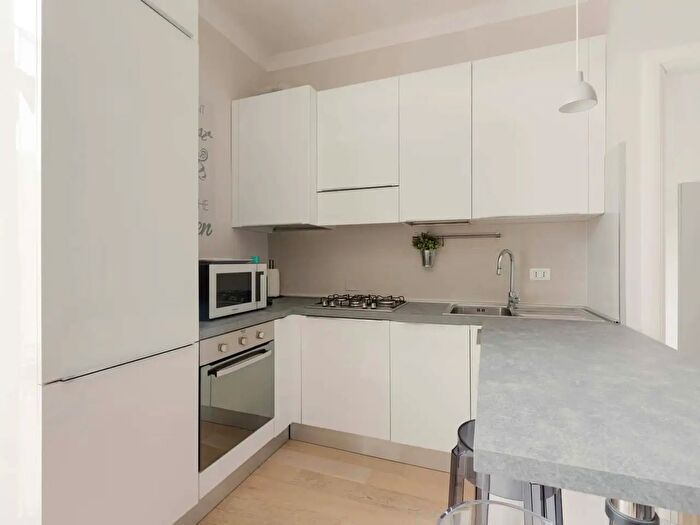 Appartamento monolocale in affitto in Via Perugino, Milano