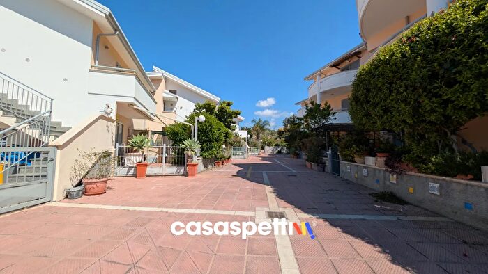 Casa quadrilocale in vendita in Via Aladà, San Lorenzo