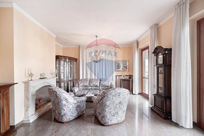 Casa quadrilocale in vendita in Mariani Monsignor Angelo, Vidigulfo