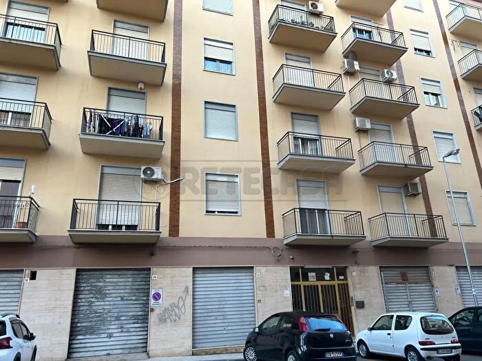 Appartamento con 5 locali in affitto in Via Ruggero Settimo, Caltanissetta