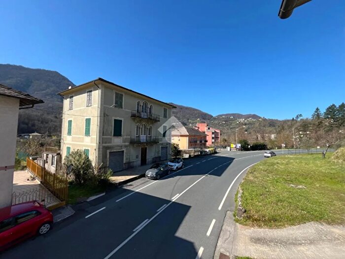 Appartamento con 5 locali in vendita in Via Carpenete, Cicagna