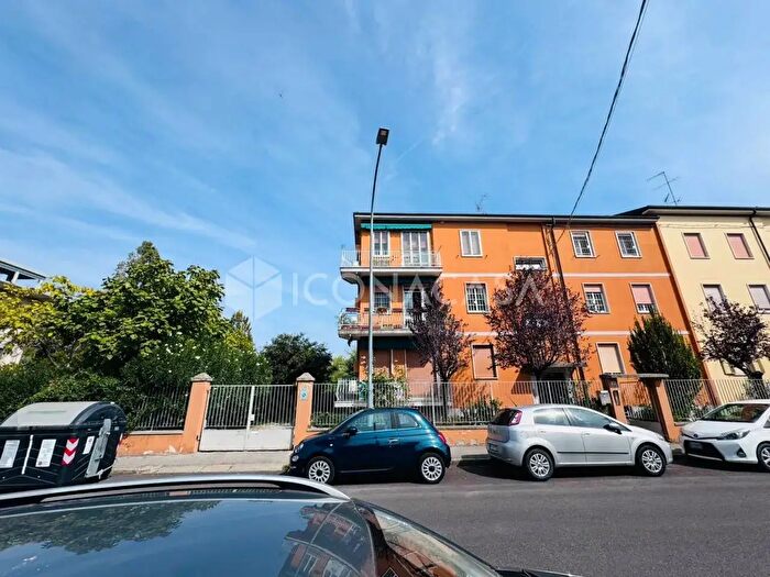 Appartamento bilocale in vendita in Via Antonio Canova, Bologna